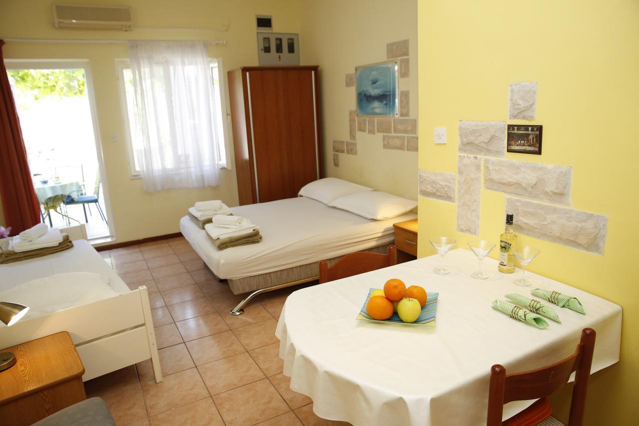 Apartment Lambasa Vodice Bagian luar foto